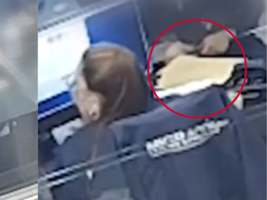 Funcionaria de Migración recibía dinero para dejar pasar a viajeros.