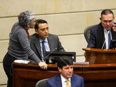 Senado de la República , Enfrentamiento por apelación a votación de la consulta popular