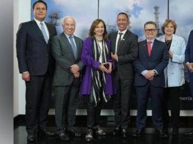 Gonzalo Hernández, Álvaro Torres, Ángela María Robledo, Ricardo Roa, Guillermo García Realpe, Mónica de Greiff, Edwin Palma y Tania Roa.