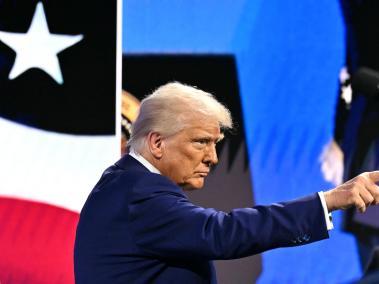 Donald Trump anunció la restricción total de entrada a ciudadanos de 12 países.