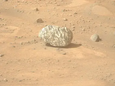El vehículo explorador de la misión 'Perseverance' de la Nasa capturó imágenes de la roca el pasado 13 de septiembre.