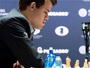 El noruego Magnus Carlsen es actual campeón del mundo de ajedrez clásico y buscaba defender el título en la modalidad de rápidas.