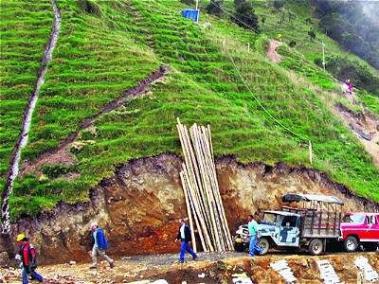 La imagen corresponde a la mina a cielo abierto La Colosa, ubicada en el municipio de Cajamarca, en el Tolima.
