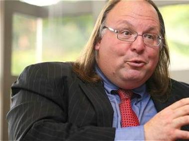 Ethan Zuckerman tiene 44 años y, además de sus títulos en Estados Unidos, estudió con una beca Fulbright en la Universidad de Ghana, en Legon.