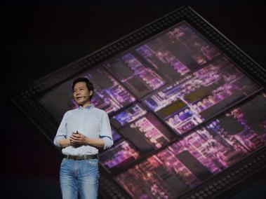 Lei Jun, CEO y cofundador de Xiaomi presentó en un evento en Beijing el nuevo procesador de la compañía.