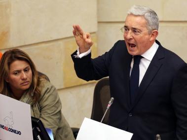 El expresidente Álvaro Uribe regresó al Congreso, luego de dos meses de incapacidad médica.