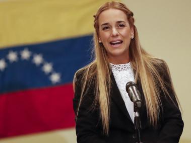 Lilian Tintori también denuncia golpe de estado en Venezuela