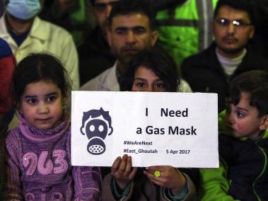 Niños sirios durante una manifestación en Douma, en solidaridad con las víctimas del ataque químico del pasado 4 de abril.