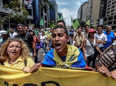 Concentrados principalmente en Caracas, los opositores estarán durante todo el día en el que han denominado el "gran plantón".