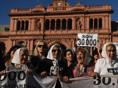 Las Madres de Plaza de Mayo se han convertido en un referente mundial en la lucha por los derechos humanos.