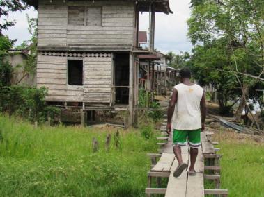 Litoral San Juan es una localidad del sur del Chocó, cuya cabecera municipal es Santa Genoveva de Docordó. Habitantes aseguran que el Eln recluta niños allí.