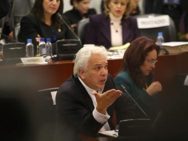 Tras conocerse los resultados que hundieron el referendo, Carlos Alfonso Lucio insistió en que buscaría otros mecanismos para salvar la propuesta.