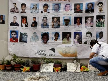 En La Escombrera habría enterradas 95 personas que desaparecieron en la comuna 13 de Medellín. Estos casos están documentados en la Fiscalía, pero todavía no hay rastro de ellos.