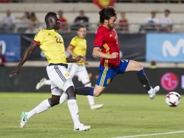 Acción de juego del partido entre España y la Selección Colombia.