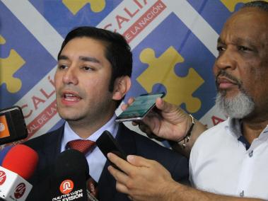 Luis Gustavo Moreno (izquierda) llevaba ocho meses como director anticorrupción de la Fiscalía.