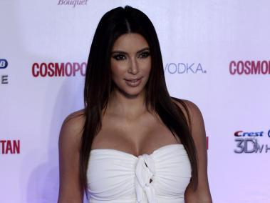Kim, la más popular de las Kardashian, bajo la etiqueta #ad logra guardar en su cuenta 500.000 dólares por publicación.