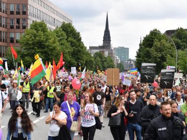 Cientos de personas participaron de la manifestación ‘Solidaridad sin fronteras en lugar del G20’, que se llevó a cabo en Hamburgo (Alemania), donde se realizó la cumbre del G20.
