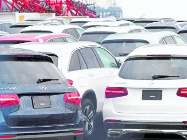 Daimler y VW presentaron sus autodenuncias para intentar evitar una multa multimillonaria.