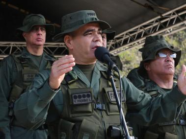 El ministro de Defensa de Venezuela, Vladimir Padrino López, negó un día después la supuesta incursión de la GNB en el territorio colombiano.