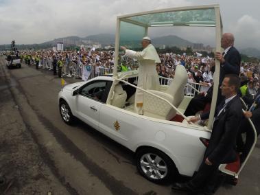 A pesar de las largas jornadas, el sumo pontífice siempre se ha mostrado muy alegre y amable en cada visita que ha hecho.