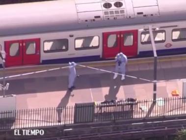Equipos forenses recorren tren de Londres tras explosión de bomba