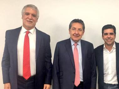 El fiscal general con Enrique Peñalosa, Alejandro Char, y  Federico Gutiérrez.