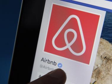 Anfitriones de Airbnb acusados de asesinar a un huésped