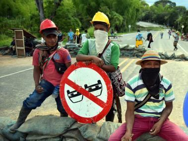 La Minga Indígena completa una semana de paro. Los manifestantes han bloqueado 8 puntos neurálgicos de la vía Panamericana.
