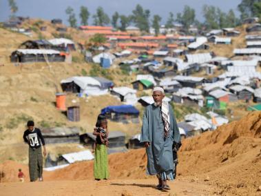 Refugiados rohinyás en el campo de refugiados de Balukhali en el distrito de Cox's Bazar, Bangladés.