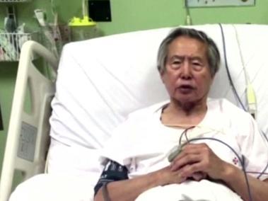 Alberto Fujimori, en una cama de hospital en Lima, pidió perdón por los actos cometidos durante su gobierno.