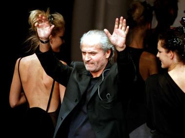 El diseñador italiano, en un desfile realizado en Milán (Italia) en 1996.