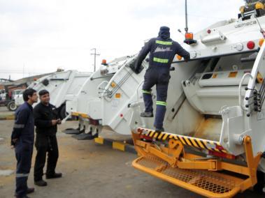 Mientras la Alcaldía terminaba su lucha contra la emergencia sanitaria, los nuevos operadores preparaban su flota de camiones.