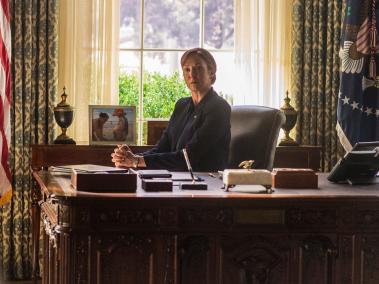 Elizabeth Marvel interpreta a la presidenta Elizabeth Keane, una mandataria que lidiará con conflictos de poder y corrupción.