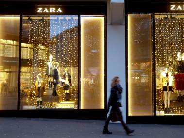 Zara probará animaciones de realidad aumentada para interactuar con los clientes en sus tiendas y permitir compras en línea de sus prendas.