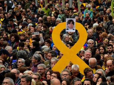 Miles de personas protestaron en Barcelona por la detención de Carles Puigdemont. Hubo varios detenidos por los choques.