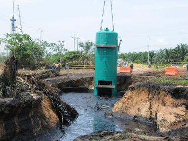 Ecopetrol instaló este lunes una campana que regula los niveles de presión en el pozo del campo Lisama, en zona rural de Barrancabermeja.