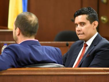 En la audiencia el abogado Paulo Enrique Muñoz le solicitó a la juez que le diera detención domiciliaria, argumentando que era padre de familia.
