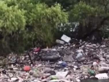 La alarmante isla de basura encontrada en el Río Bogotá