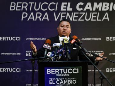 El candidato opositor venezolano y pastor evangélico, Javier Bertucci.