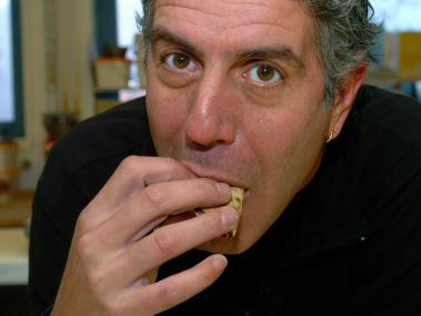 Anthony Bourdan, reconocida celebridad de la cultura gastronómica, fue hallado muerto en un hotel francés.
