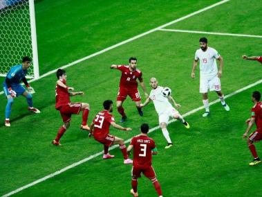 Momento del partido entre España e Irán.