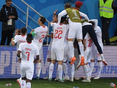 Suiza le ganó 2-0 a Serbia.
