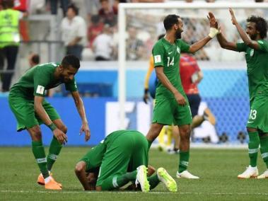 Celebración de los jugadores de la Selección de Arabia Saudita tras la victoria 2-1 contra Egipto.