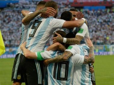 Lionel Messi, capitán de Selección Argentina, marcó el primero gol del partido.