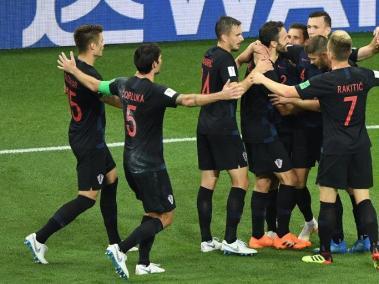 La Selección de Croacia derrotó 2-1 a Islandia y aseguró su cupo en los octavos de final como primero del Grupo D.