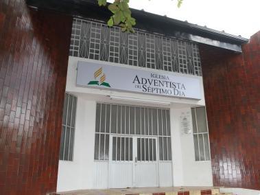 Iglesia Adventista del Séptimo Día en el barrio El Barzal, en Villavicencio. Esta iglesia es de denominación cristiana protestante. Cuenta con más de 20 millones de miembros a nivel mundial.