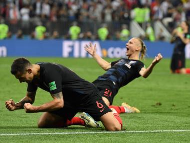 ¡Los croatas no cabían de la dicha en el Estadio Olímpico Luzhnikí! Los jugadores celebraron su paso a la final en el Mundial de Rusia. Lloraron, gritaron, abrazaron, besaron y se arrodillaron de la emoción el 11 de julio. Se enfrentarán ante Francia y allí se definirá quién es el mejor equipo de fútbol del mundo.