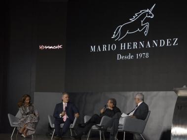 Iván Duque durante homenaje a Mario Hernández por sus 40 años de vida empresarial.