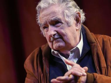 El expresidente de Uruguay José Mujica abandonó este martes su banca de senador para la que había sido electo por cinco años luego de dejar la Presidencia en 2015, por motivos personales y ‘cansancio de largo viaje’.