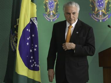 El presidente de Brasil, Michel Temer, firmó un decreto para enviar al ejército a 'garantizar la ley' y orden 'en la frontera con Venezuela golpeada por la crisis después de recientes enfrentamientos violentos'.